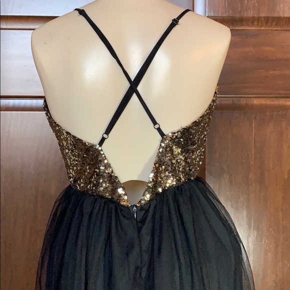 Cocktail Dress NWOT Size M (Possibly fit a S/M/L) - Picture 4 of 11